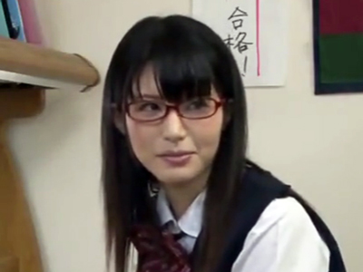 清楚な眼鏡JKが大好きな家庭教師の先生と結ばれて即パコ