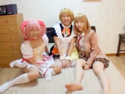 「お兄ちゃ~んwえっちしよう~」3人のコスプレ妹たちと夢の乱交キタ━(゚∀゚)━!!