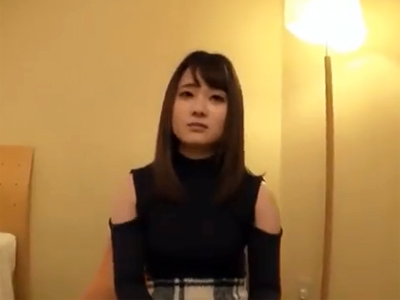 童顔のロリ妻がセックスレスが原因でナンパに付いて来ちゃってNTR中出しパコ