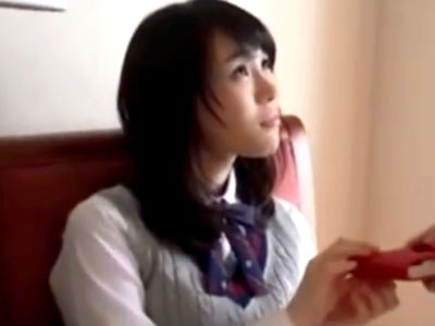 読書が好きな文学系素人JKは脱いだら巨乳!昼から年上男性とパコ狂いな件