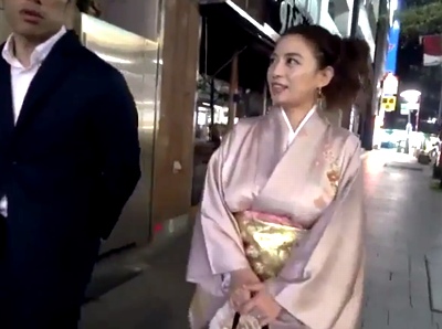 赤坂の街角で夫に不満を持つセレブ妻をナンパ→和服の中は性欲の塊だったｗ